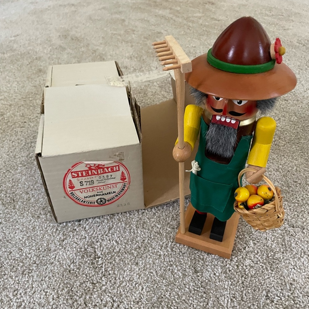Steinbach Gardner Nutcracker
